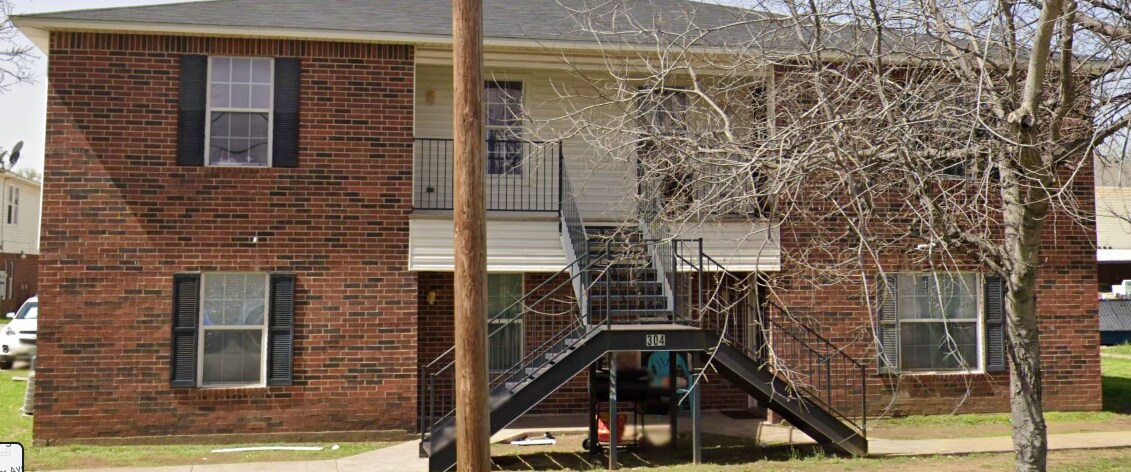308 S Magnolia St in Crowley, TX - Building Photo