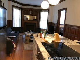 849 Beacon St, Unit 2 in Boston, MA - Building Photo