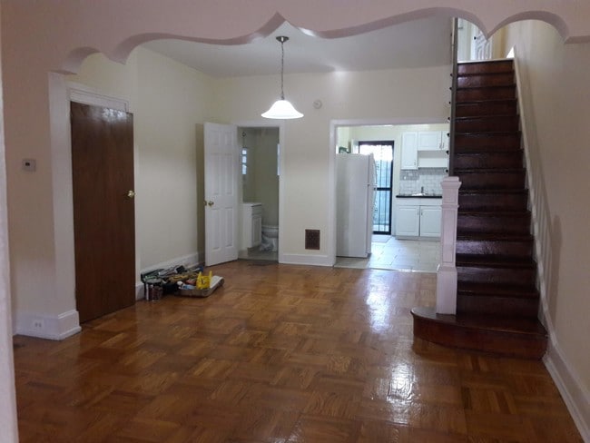 property at 1711 N Stillman St