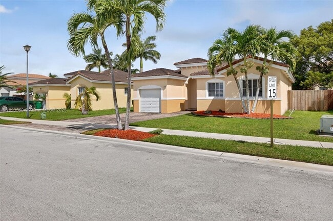 4281 NE 16th St in Homestead, FL - Building Photo - Building Photo