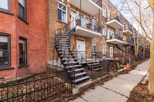 4666-4674 Des Érables Av in Montréal, QC - Building Photo
