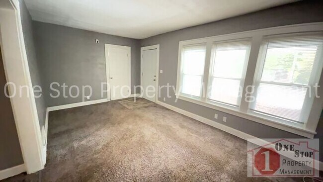 1808 E 67th Terrace in Kansas City, MO - Foto de edificio - Building Photo