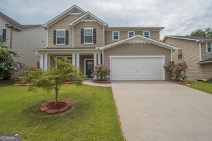 179 Scenic Hills Dr in Newnan, GA - Building Photo