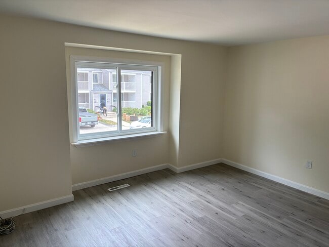 1C Black Oak Dr in Nashua, NH - Foto de edificio - Building Photo