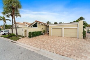 108 E Tarpon Ln in Jupiter, FL - Building Photo