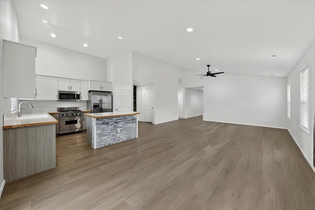 878 W Jasper St in Emmett, ID - Building Photo - Building Photo