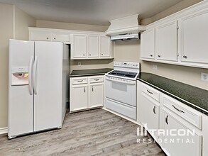 729 Forest Ln Dr in Conroe, TX - Building Photo - Building Photo