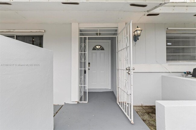 10387 SW 209th Ln in Cutler Bay, FL - Building Photo - Building Photo