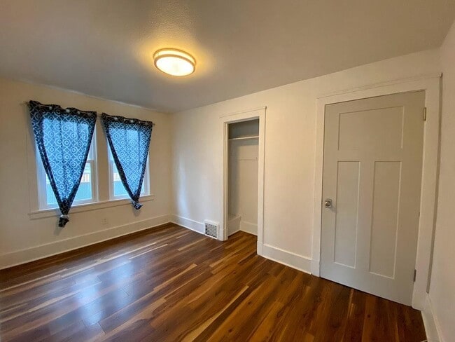 property at 1323 Park Ave