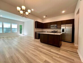 4008 Flatiron Dr in Charleston, SC - Foto de edificio - Building Photo