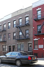 4552 40th St in Astoria, NY - Building Photo - Building Photo