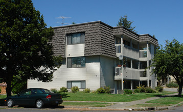 327 E Augusta Ave in Spokane, WA - Building Photo - Building Photo