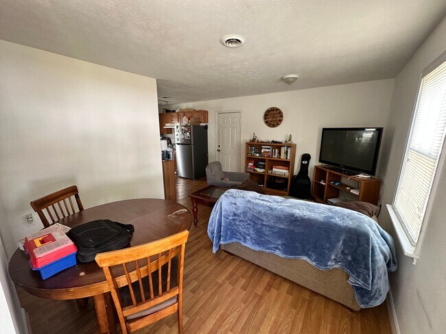 422 Longwood Ave-Unit -Unit B in Farmville, VA - Building Photo - Building Photo