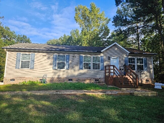 property at 8054 Rachel Wynd NE