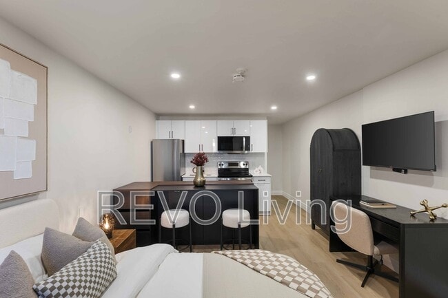 7800 Lundy's Ln in Niagara-On-The-Lake, ON - Building Photo - Building Photo