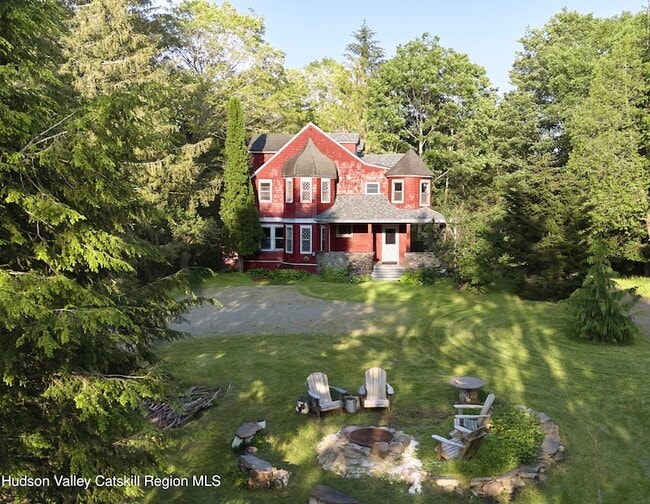 38 Lake St in Stamford, NY - Building Photo - Building Photo