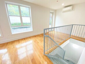225 Howard Ave in Brooklyn, NY - Building Photo - Interior Photo
