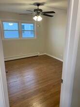 5861 W Gunnison St, Unit 1 in Chicago, IL - Building Photo - Building Photo