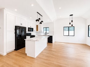 818 N Genesee Ave in Los Angeles, CA - Building Photo - Building Photo