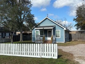 5424 4th St in Katy, TX - Building Photo