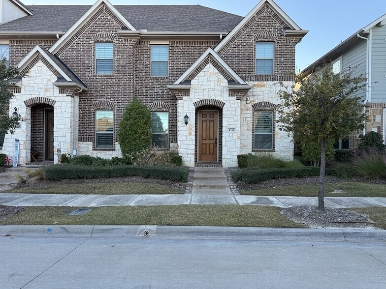 4510 Meadow Hawk Dr in Arlington, TX - Building Photo