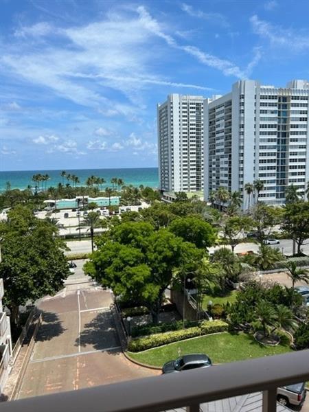 1865 S Ocean Dr, Unit 8N in Hallandale Beach, FL - Building Photo - Building Photo