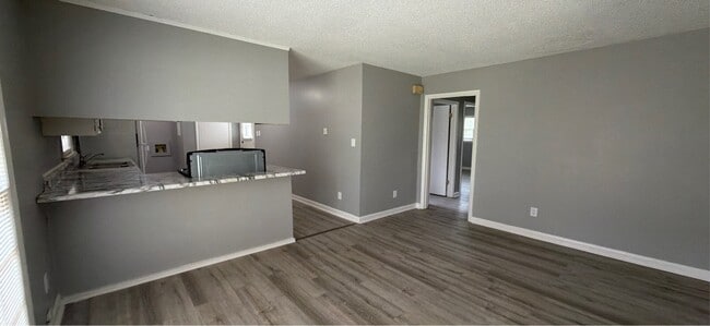 property at 2719 Clayton Dr NW