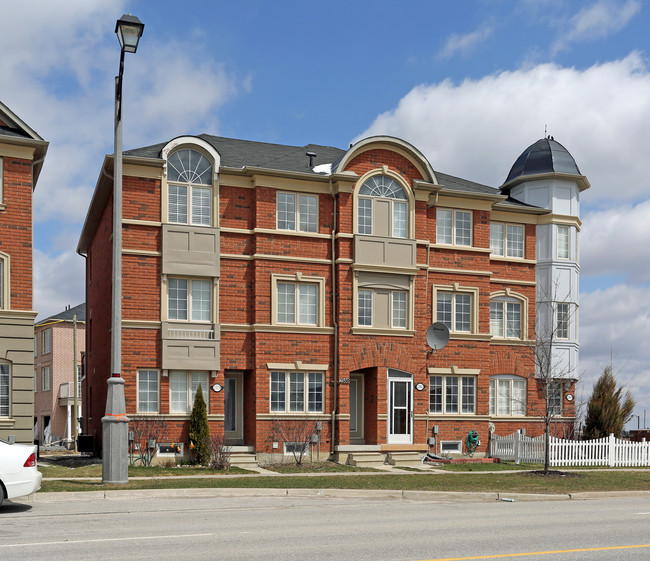 2578-2584 Bur Oak Ave in Markham, ON - Building Photo - Building Photo