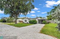 1043 NE 13th Ave in Fort Lauderdale, FL - Foto de edificio - Building Photo