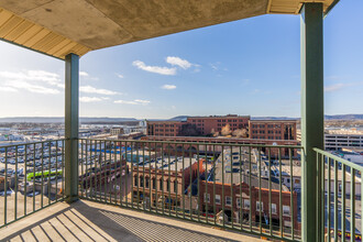 Cameron Park Apartments in La crosse, WI - Building Photo - Interior Photo