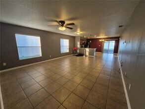 5112 Dancing Bay Ln in Wesley Chapel, FL - Building Photo - Building Photo