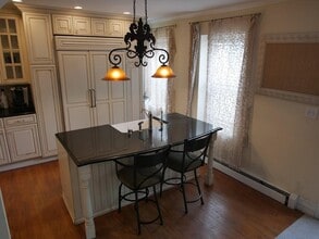 32 Warwick St, Unit 32 in Boston, MA - Foto de edificio - Building Photo