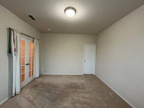 8217 Spruce Meadows Dr, Unit 302 - 6I in Fort Worth, TX - Building Photo - Building Photo
