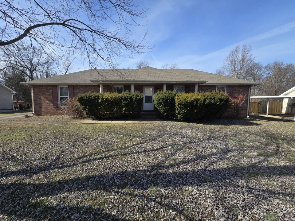 312 Kelsey Dr in Clarksville, TN - Building Photo