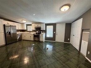 107 Shady Oaks Dr in Dale, TX - Building Photo - Building Photo