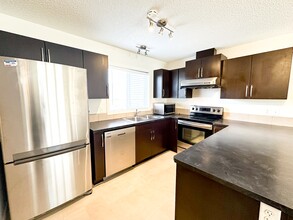 155 Skyview Point Crescent NE in Calgary, AB - Building Photo - Building Photo