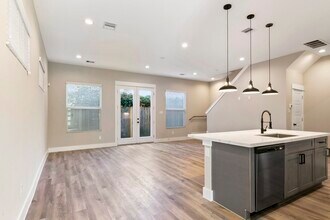 5214 Pinemont Creek Ln in Houston, TX - Building Photo - Building Photo