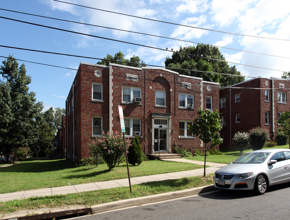 2800 O St SE in Washington, DC - Building Photo