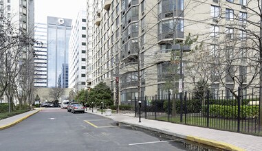 Waterside Square North in Jersey City, NJ - Building Photo - Building Photo
