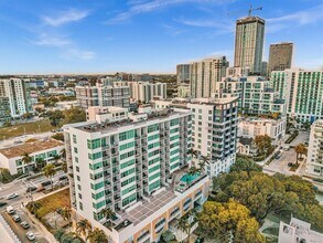 2200 NE 4th Ave in Miami, FL - Building Photo - Building Photo