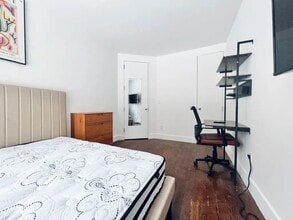 Furnished room/NOT APARTMENT in Brooklyn, NY - Foto de edificio - Building Photo