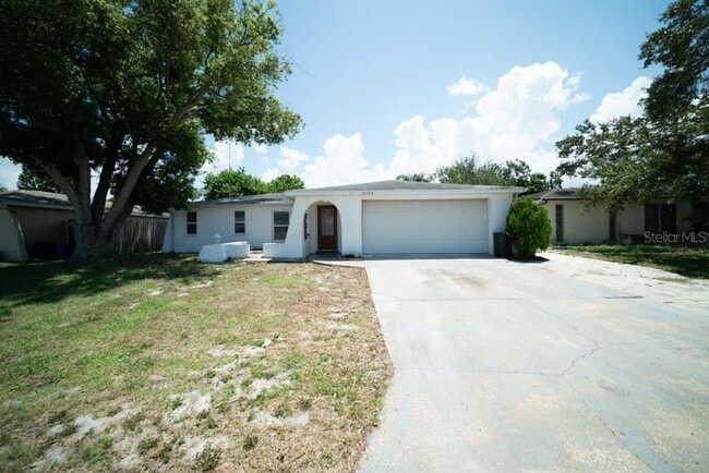 8948 Lido Ln in Port Richey, FL - Building Photo - Building Photo