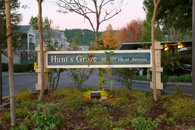 Hunt's Grove Apartments in St Helena, CA - Building Photo - Building Photo