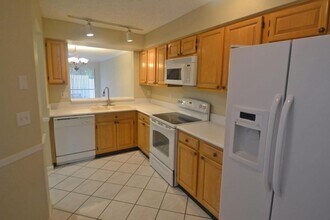 10808 Cypress Glen Dr in Coral Springs, FL - Building Photo - Building Photo