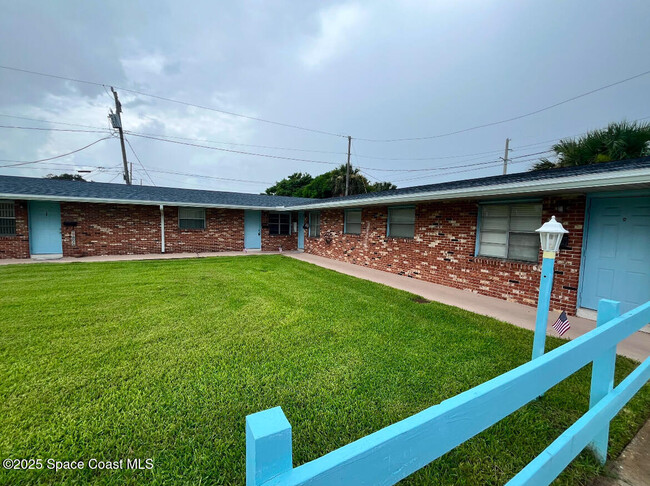 595 Cinnamon Dr in Satellite Beach, FL - Building Photo - Building Photo