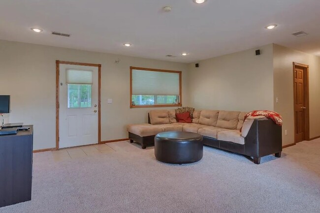 1119 Cherrywood Ct in Waite Park, MN - Building Photo - Building Photo