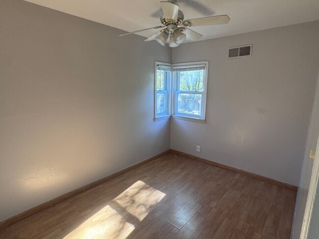 949 W Farnum Ave in Madison Heights, MI - Building Photo - Building Photo