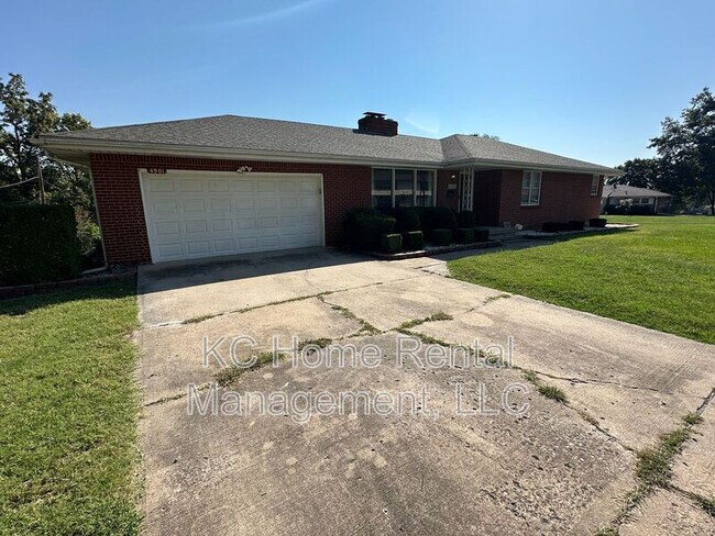 4901 N Flora Ave in Kansas City, MO - Building Photo - Building Photo