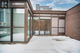 129 McMahon Dr in Toronto, ON - Building Photo - Building Photo