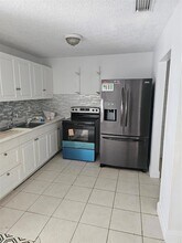 5890 NW 20th St in Lauderhill, FL - Building Photo - Building Photo